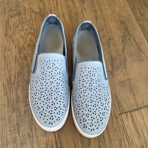 Vionic size 10 midi perforated